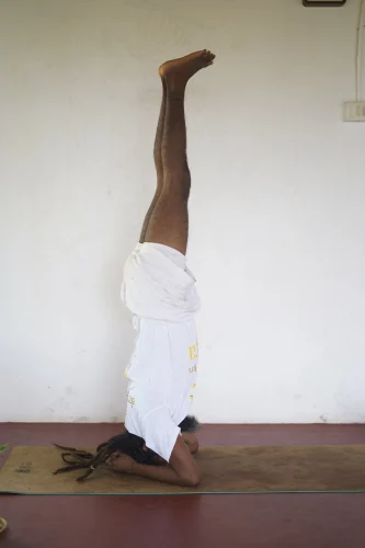 Sirsasana