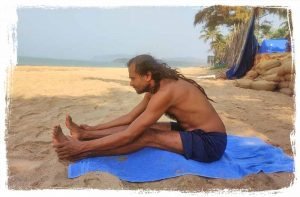 Pose de la flexion avant assise - paschimottanasana-pose